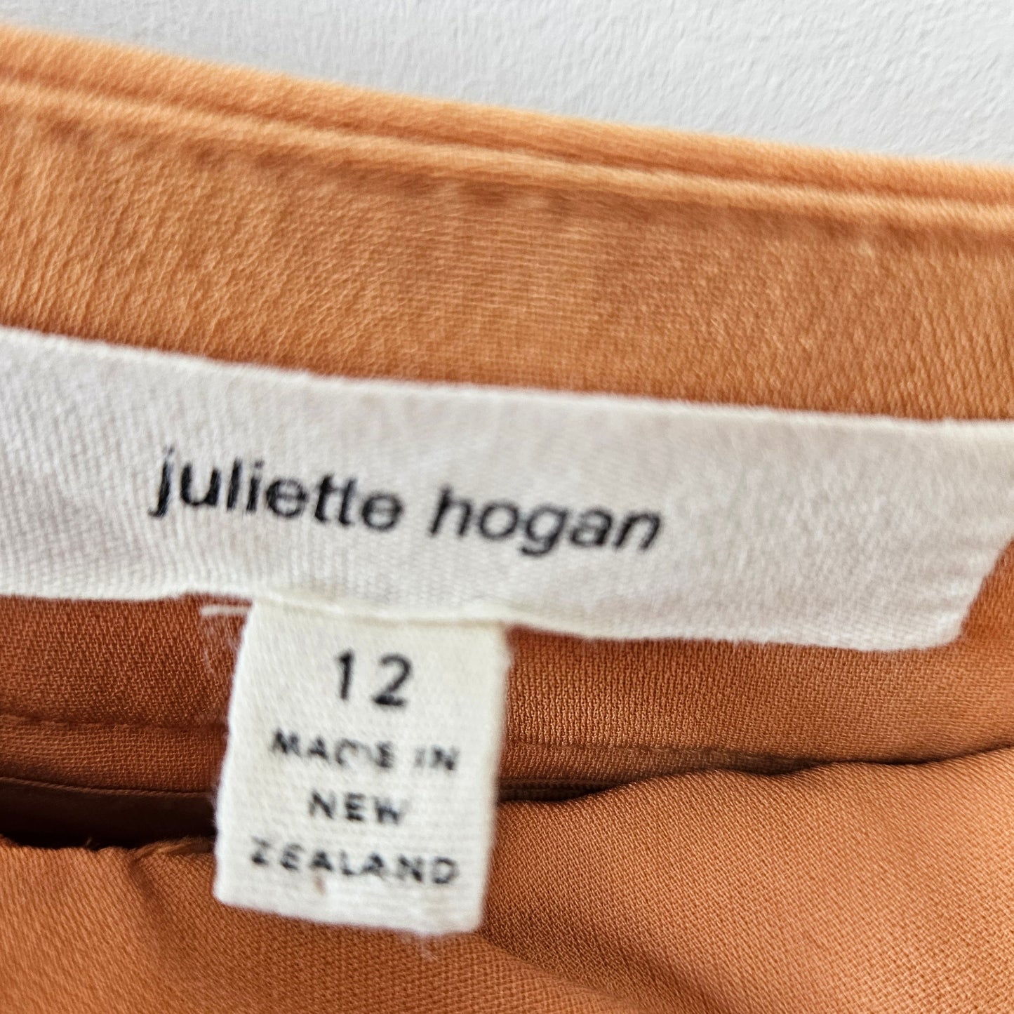 JULIETTE HOGAN High Waisted Beige Pants Sz 12