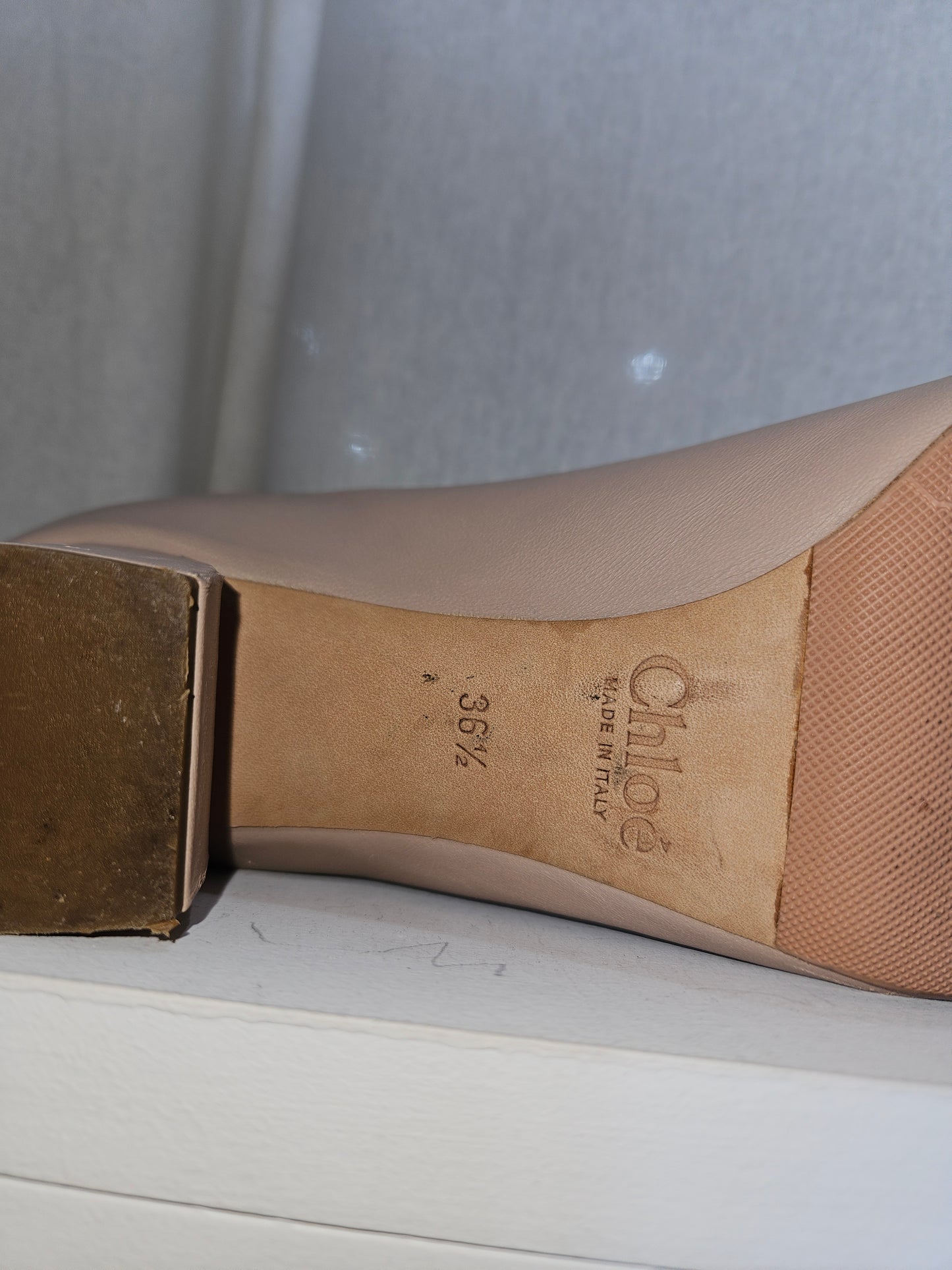 CHLOÉ Lauren Scalloped Leather Pumps Sz 36.5