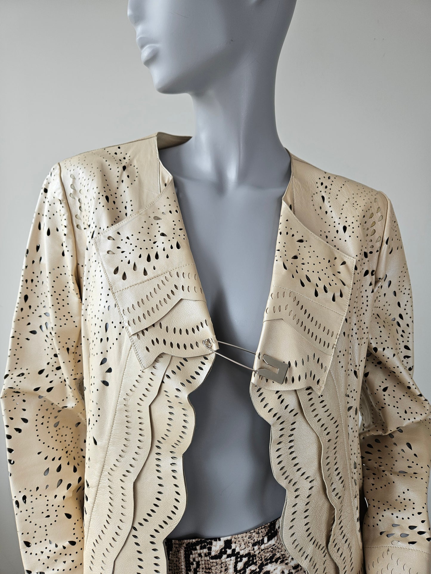 SALLIE CLOUGH Laser Cut Cream Leather Jacket Sz 8