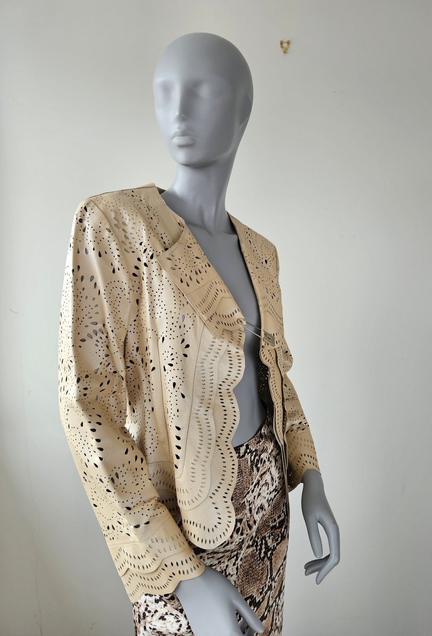SALLIE CLOUGH Laser Cut Cream Leather Jacket Sz 8