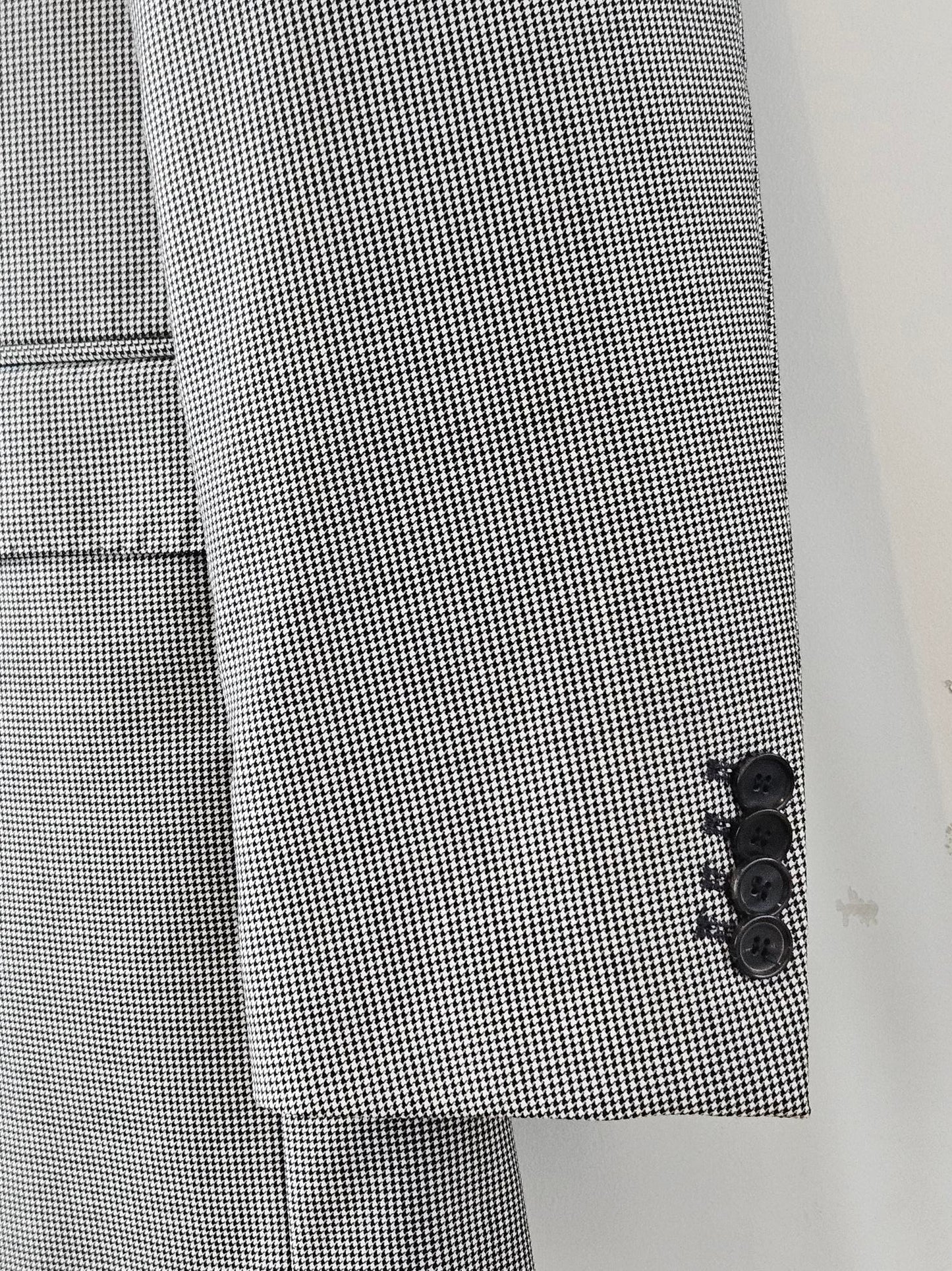 Crane Brothers Black-White Houndstooth Men's Suit