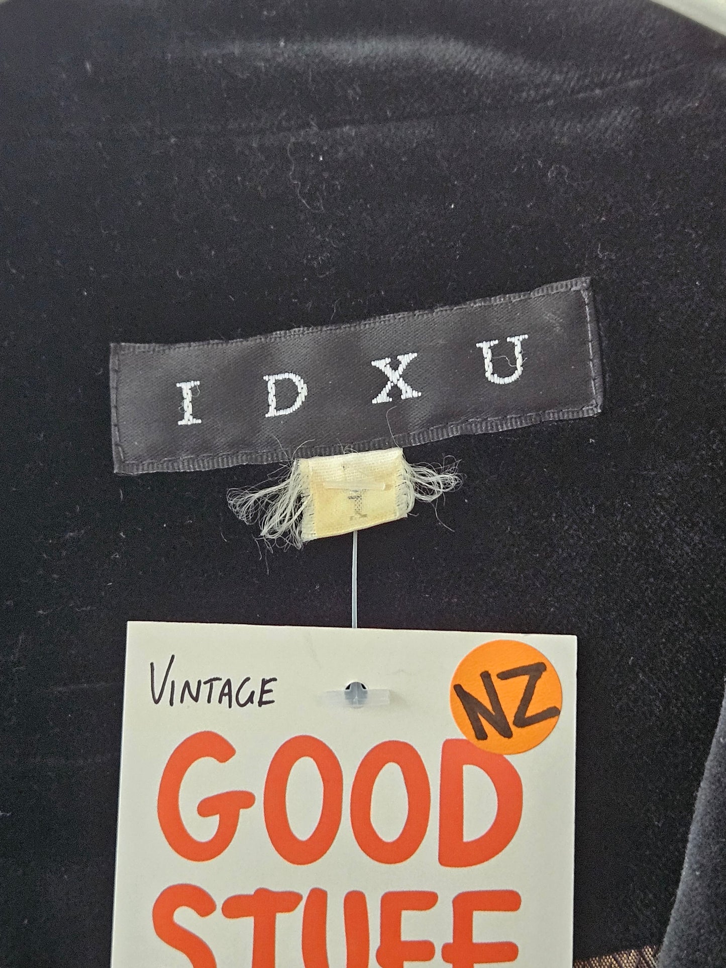 IDXU Vintage Black Velvet Crop Blazer