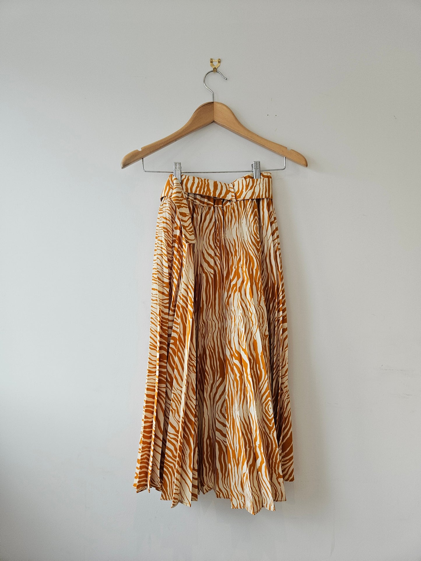 TOPSHOP Cream-Beige Zebra Print Skirt Sz 6