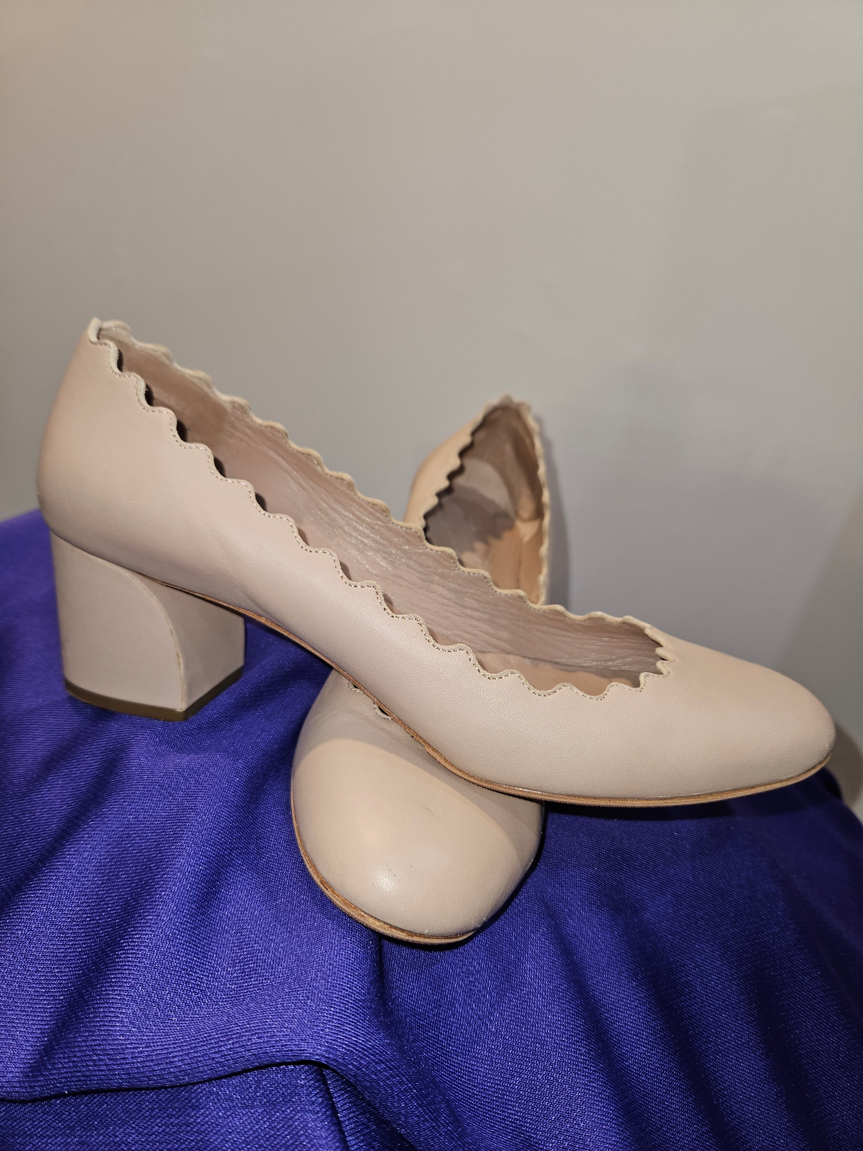 CHLOE Lauren Scalloped Leather Pumps Sz 36.5