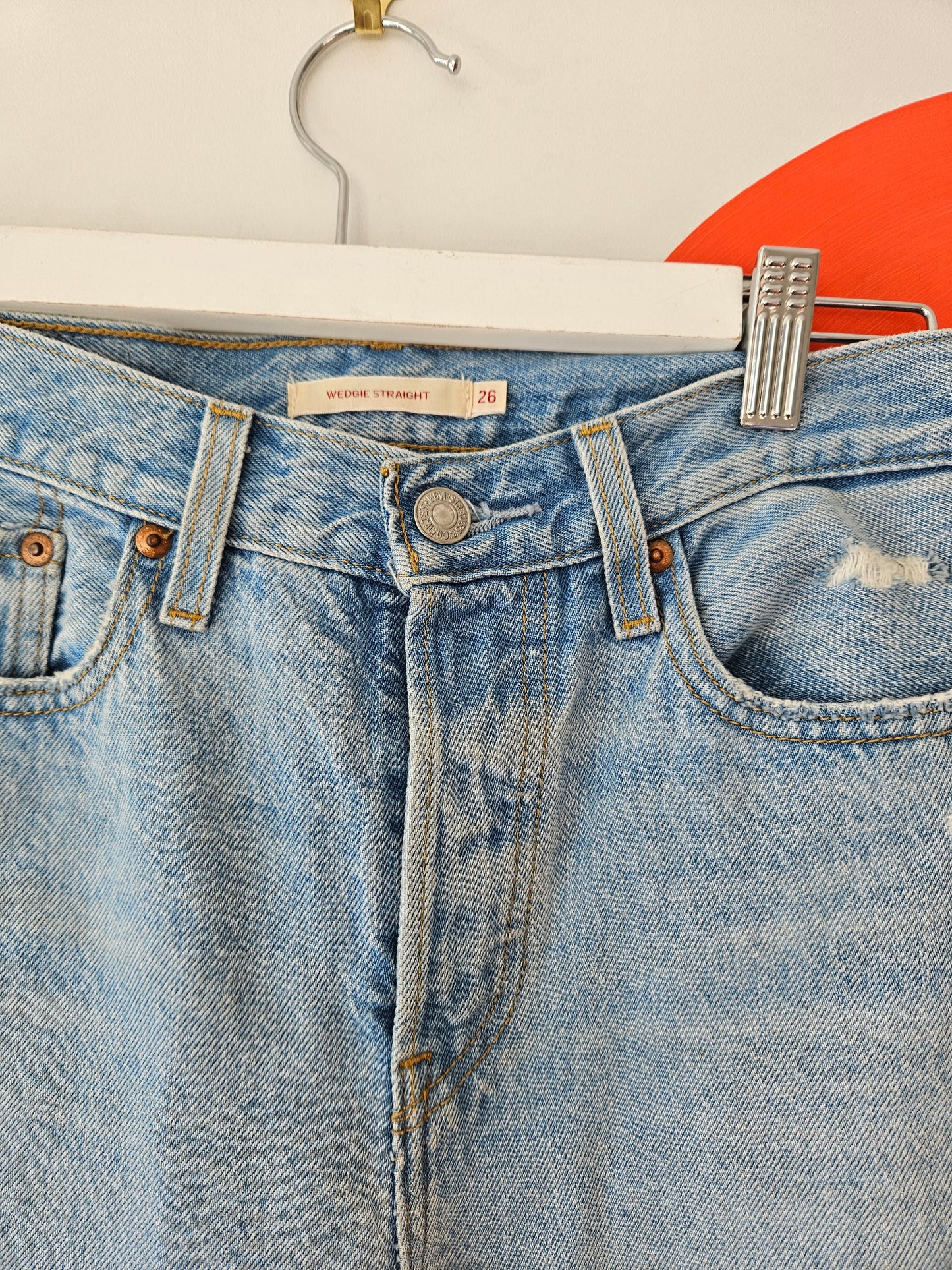 LEVI'S Light Blue Stone Wash Wedgie Straight Jeans sz26 Waist