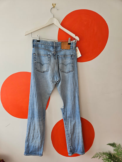 LEVI'S Light Blue Stone Wash 501 Straight Cut Jeans sz waist 28 Leg 32