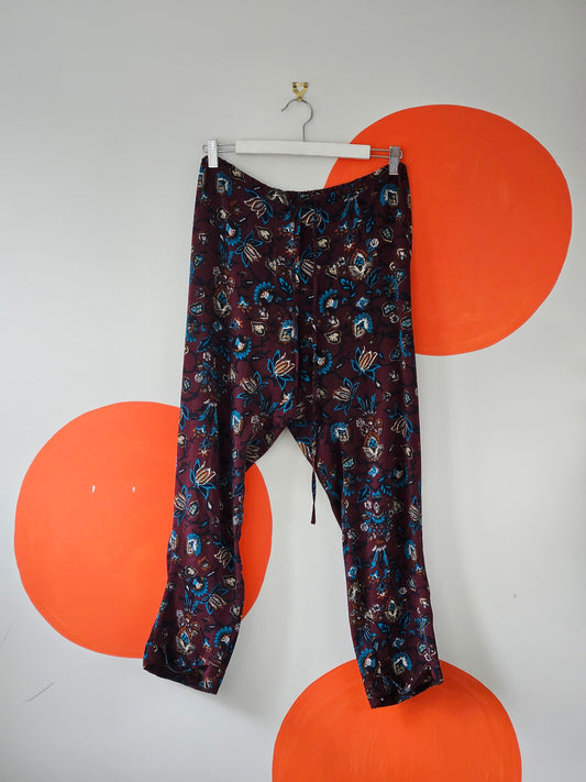 CAROLINE SILLS Purple Floral Pants - SIZE 10