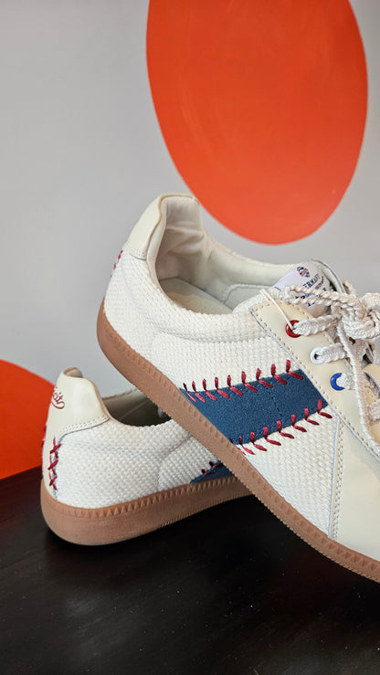 Hector Maden - Retro German Army Trainer