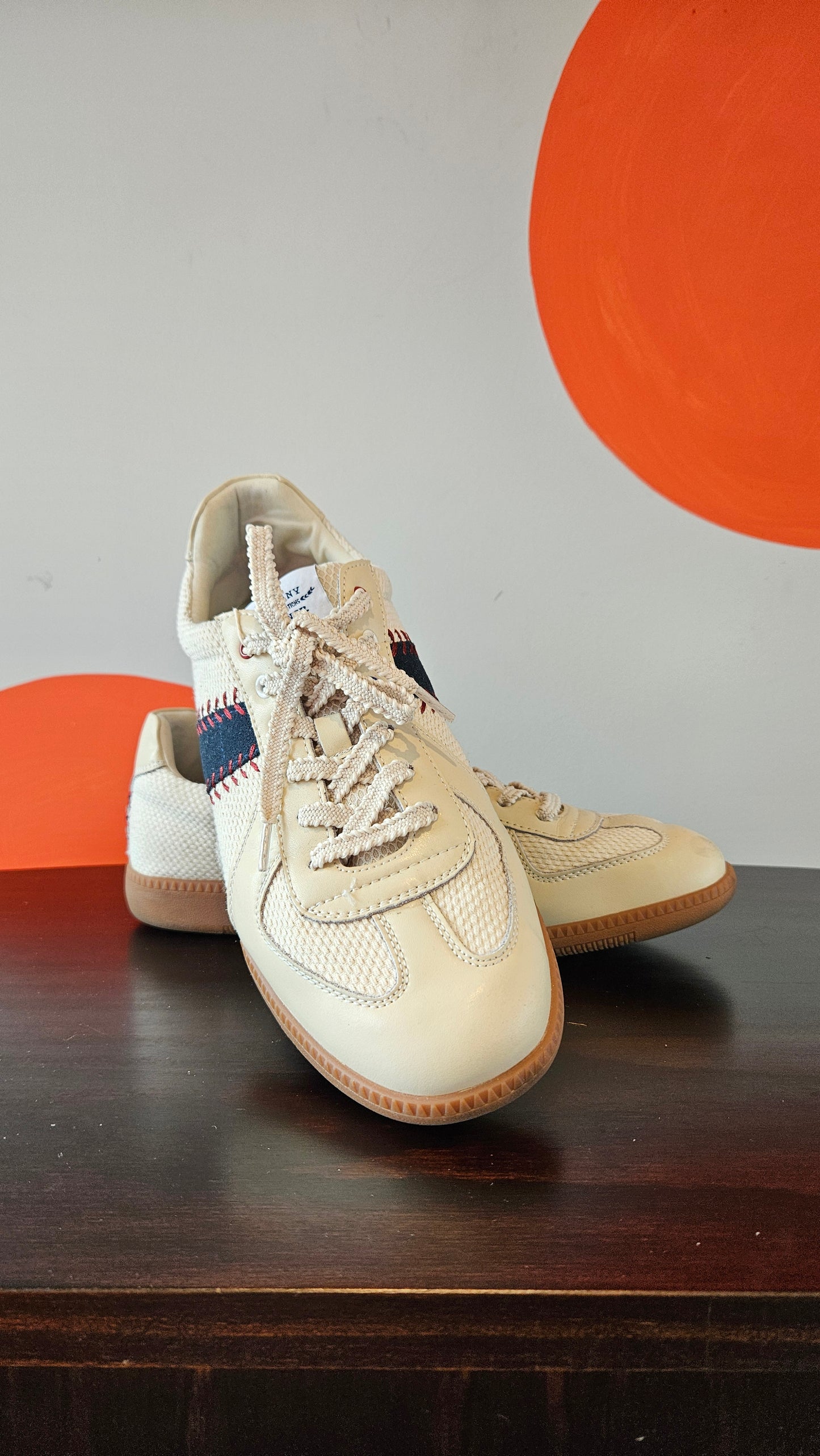 Hector Maden - Retro German Army Trainer