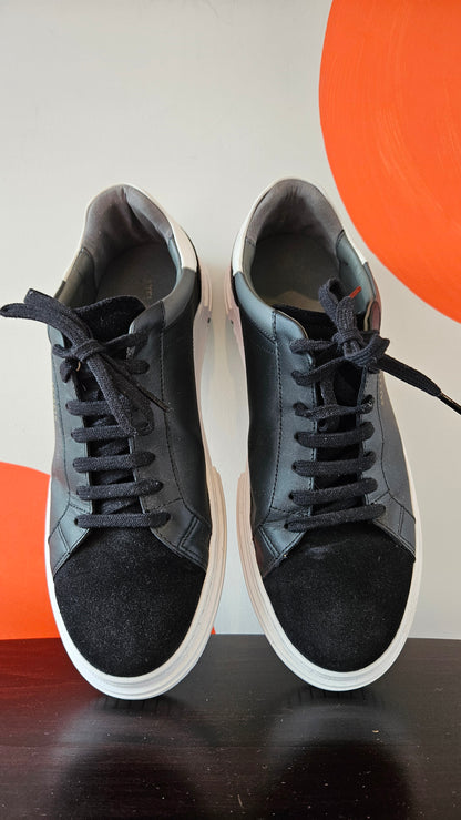 Axel Arigato Sneaker