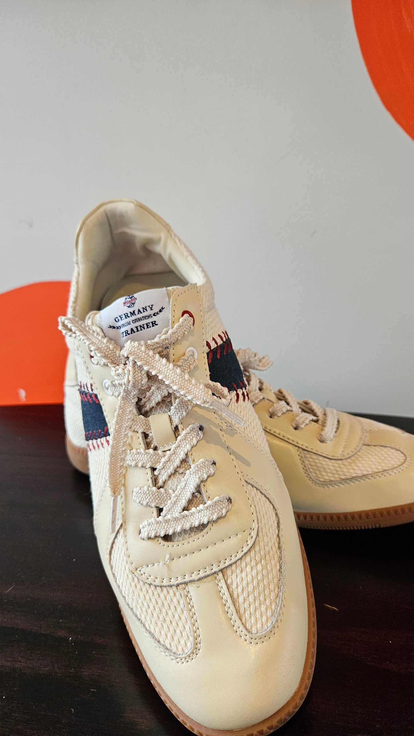 Hector Maden - Retro German Army Trainer