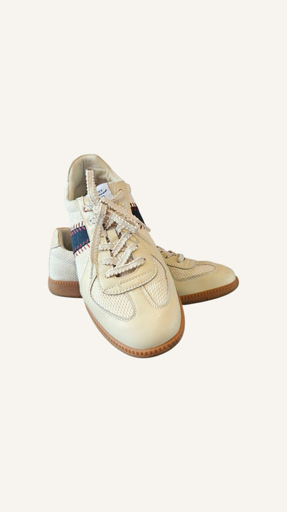 Hector Maden - Retro German Army Trainer